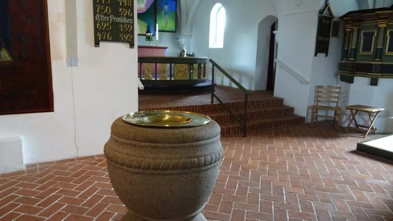 Døbefont i Sct. Ansgar Kirke Døbefont i Sct. Ansgar Kirke