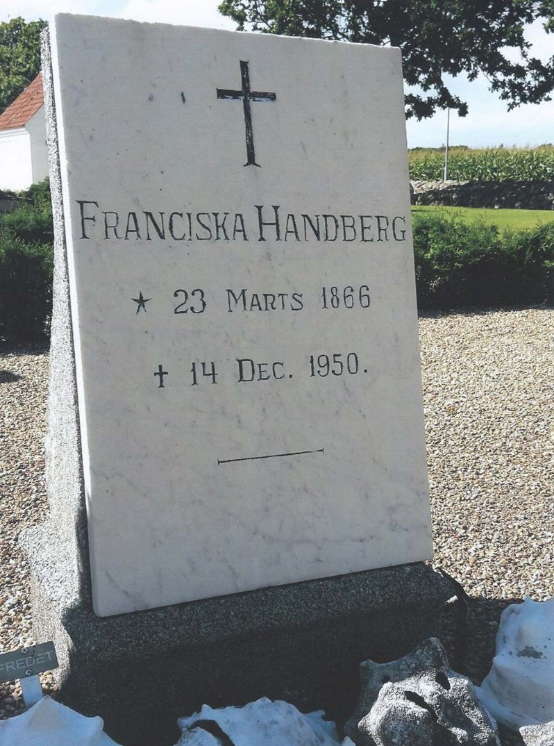 Francikas gravsten på Darum kirkegård